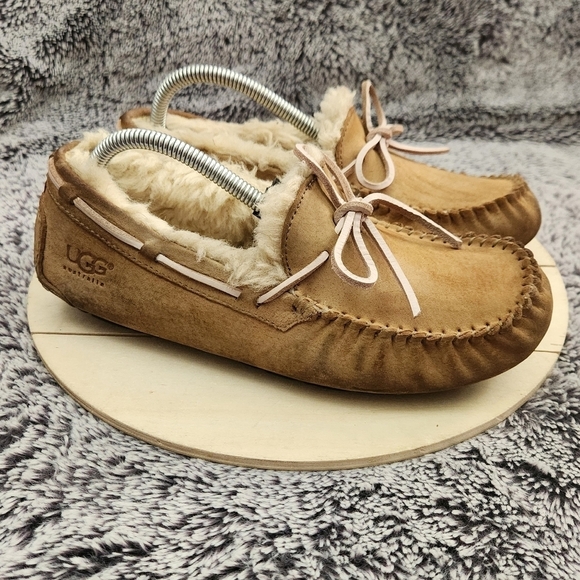 UGG Shoes - UGG Dakota Women's Slipper Chestnut Brown Leather Tie Size 7